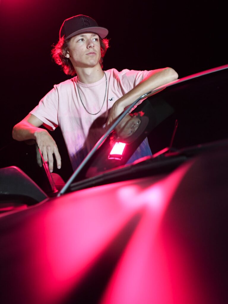 neon 15
